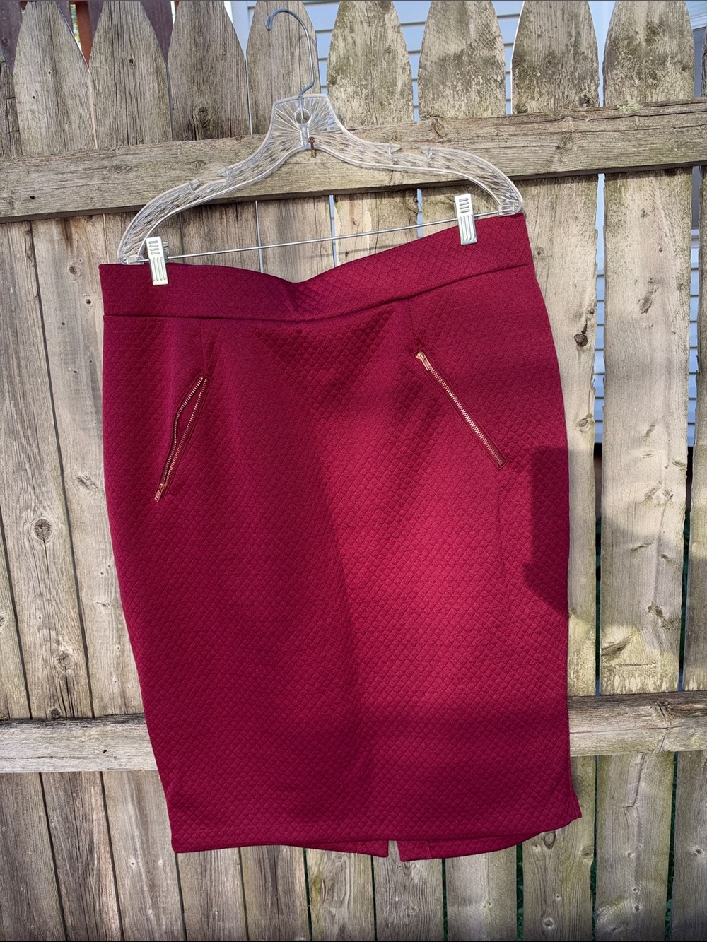 Women’s Pencil Textured Skirt in Burgundy with Zip Pockets